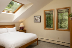 Mountain Top Resort Brookside Guest House 3rd bedroom
