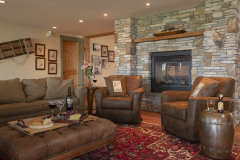 Mountain Top Resort Jewel Guest House Lower Level Living Room